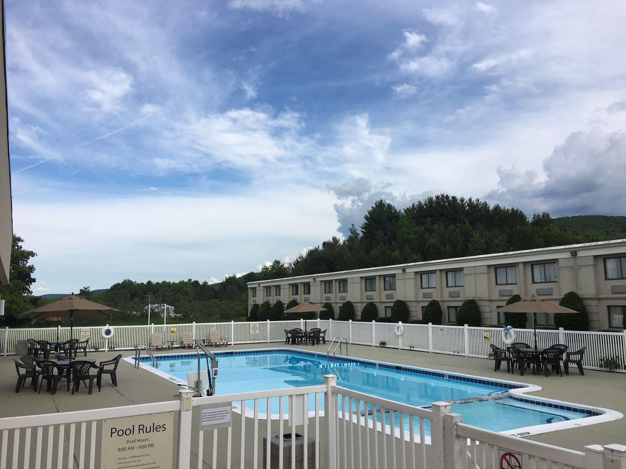Quality Inn Oneonta Cooperstown Area Екстер'єр фото